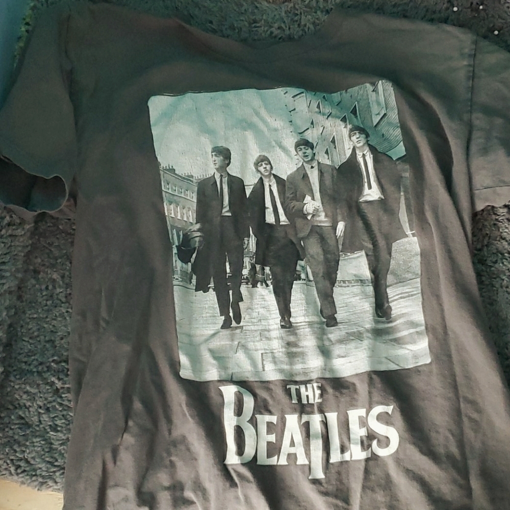 Tee shirt